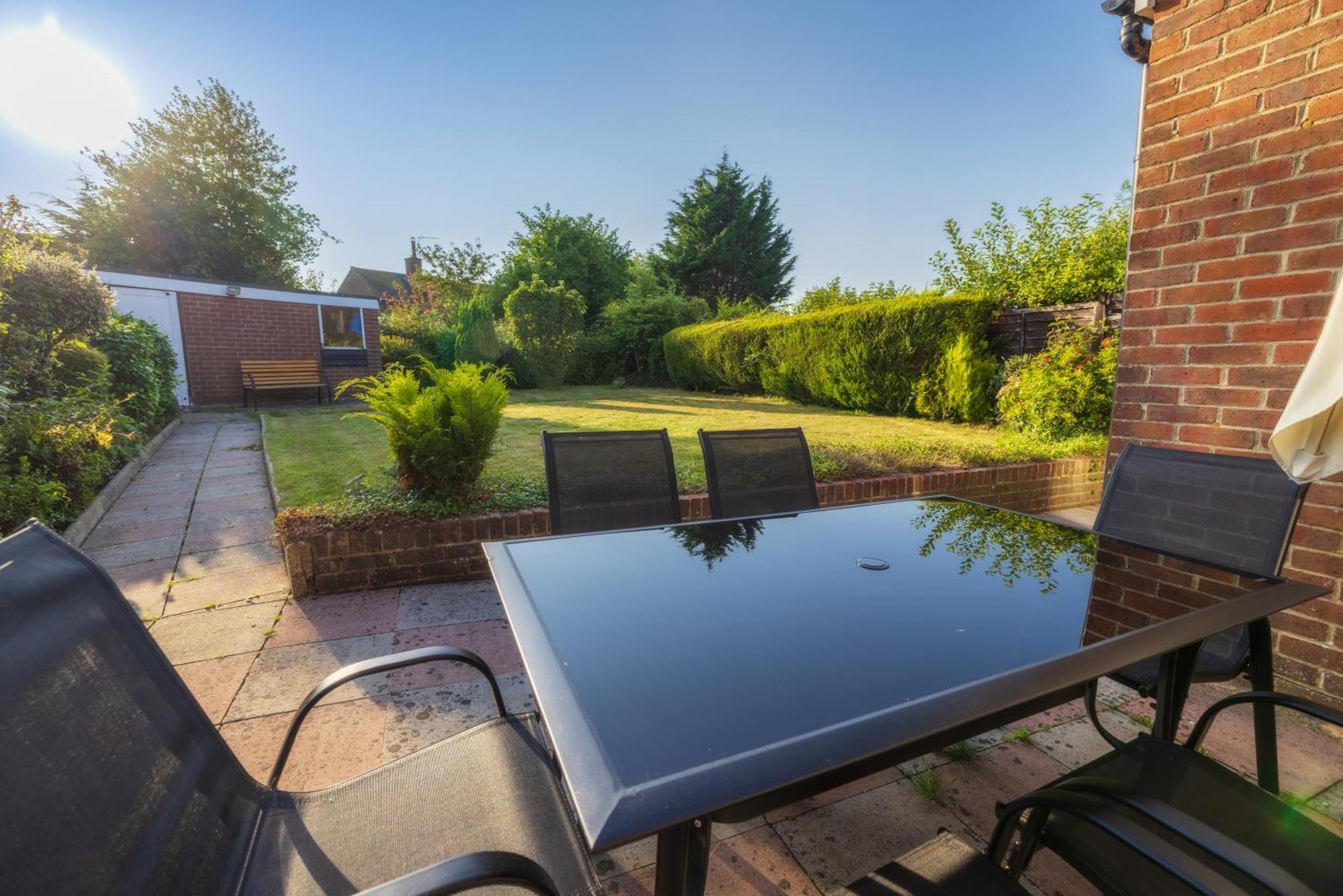 The Secret Garden - West Sussex Villa Crawley  Exteriör bild